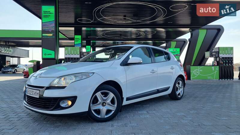 Хэтчбек Renault Megane 2012 в 