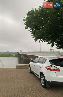 Хетчбек Renault Megane 2011 в 