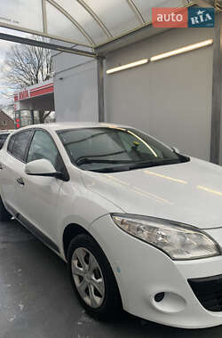 Хетчбек Renault Megane 2011 в 