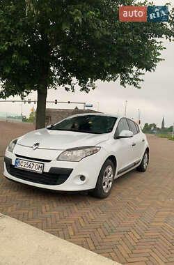 Хетчбек Renault Megane 2011 в 