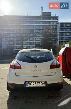 Хетчбек Renault Megane 2011 в 