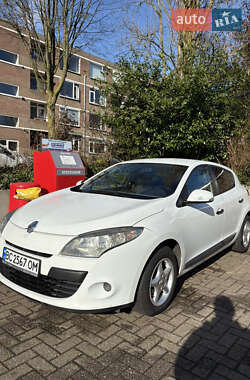 Хетчбек Renault Megane 2011 в 