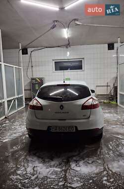 Хэтчбек Renault Megane 2011 в 