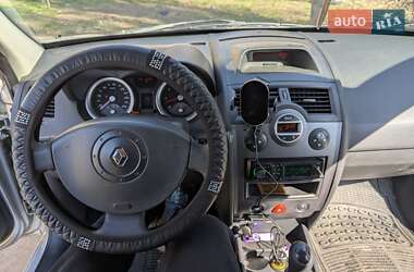 Хэтчбек Renault Megane 2005 в Каневе