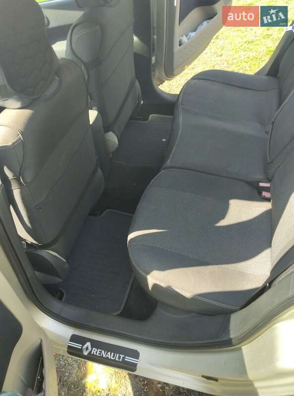 Седан Renault Megane 2006 в Козельщині