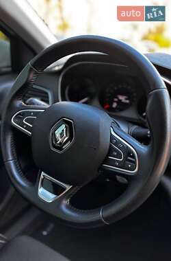 Седан Renault Megane 2018 в 