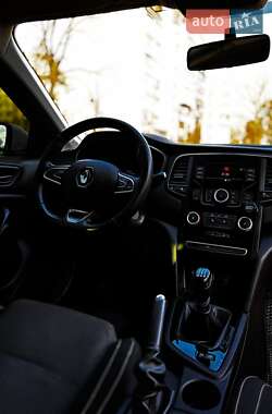 Седан Renault Megane 2018 в 