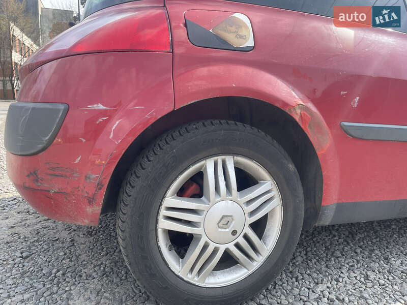 Хетчбек Renault Megane 2004 в Стрию