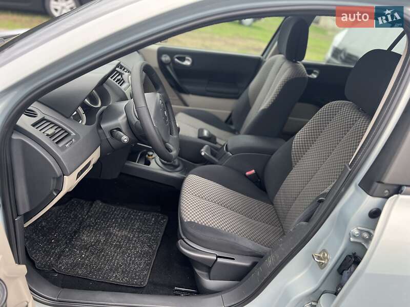 Седан Renault Megane 2003 в Лозовой