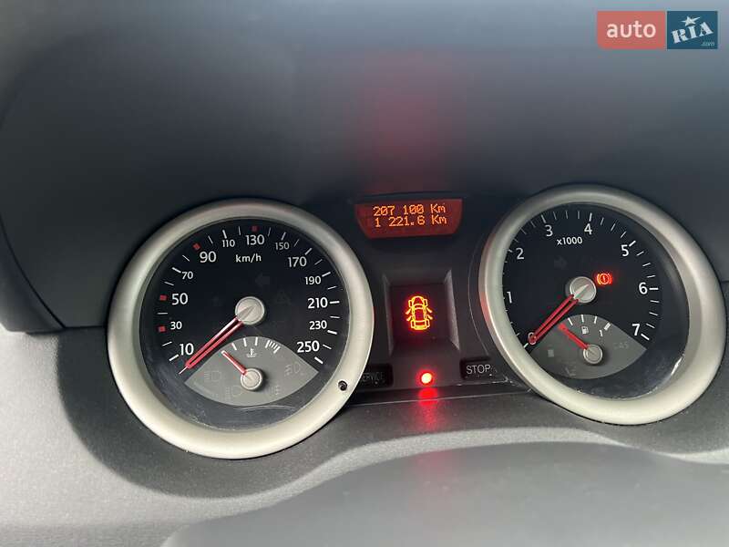 Седан Renault Megane 2003 в Лозовой