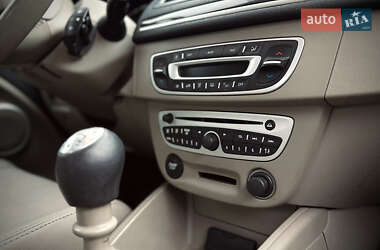 Хэтчбек Renault Megane 2010 в 