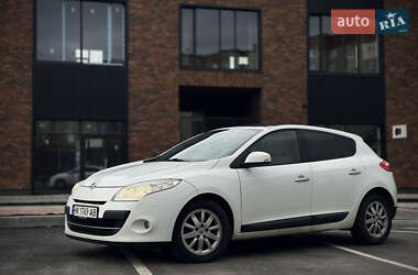 Хэтчбек Renault Megane 2010 в 