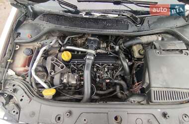 Хэтчбек Renault Megane 2004 в 