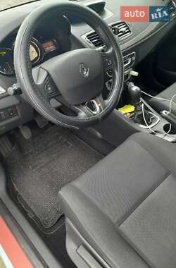 Хэтчбек Renault Megane 2014 в 
