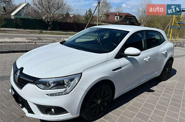 Хэтчбек Renault Megane 2016 в 
