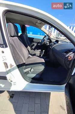 Хэтчбек Renault Megane 2006 в 