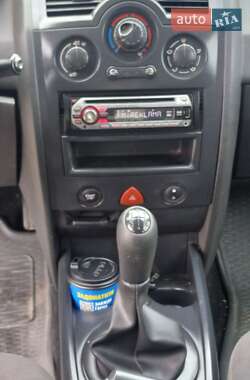 Седан Renault Megane 2004 в 