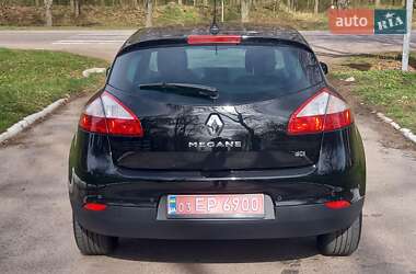 Хэтчбек Renault Megane 2011 в 