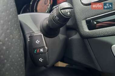 Хэтчбек Renault Megane 2011 в 