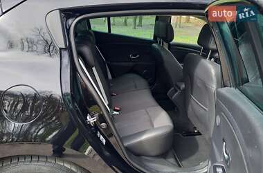 Хэтчбек Renault Megane 2011 в 