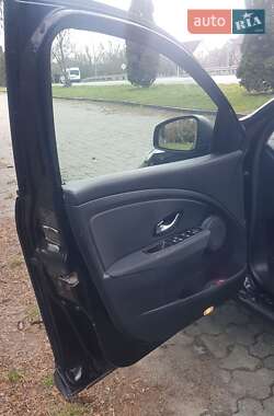 Хэтчбек Renault Megane 2011 в 