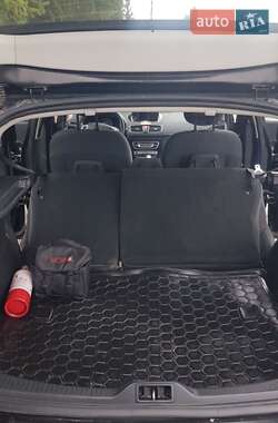 Хэтчбек Renault Megane 2011 в 