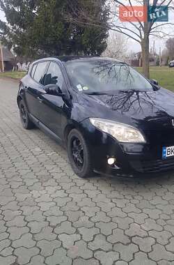 Хэтчбек Renault Megane 2011 в 