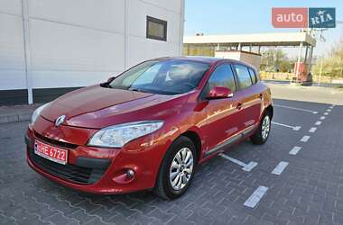 Хэтчбек Renault Megane 2010 в 