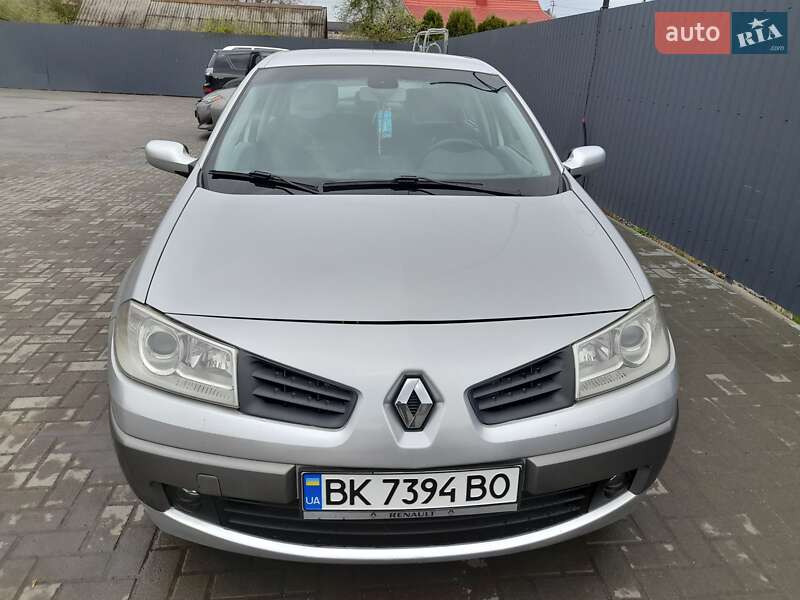 Седан Renault Megane 2006 в Остроге