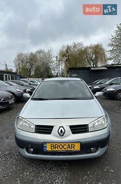 Хетчбек Renault Megane 2003 в 