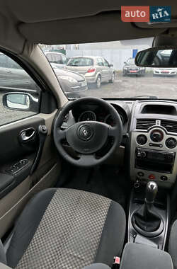 Хетчбек Renault Megane 2003 в 