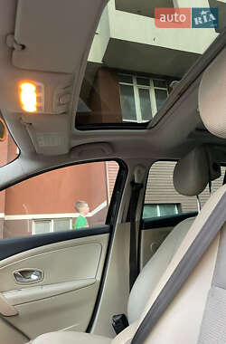 Хетчбек Renault Megane 2010 в 