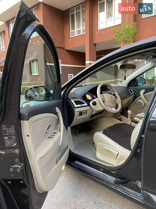 Хэтчбек Renault Megane 2010 в Киеве фото 7 Хэтчбек Renault Megane 2010 в Киеве