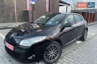Хэтчбек Renault Megane 2012 в 