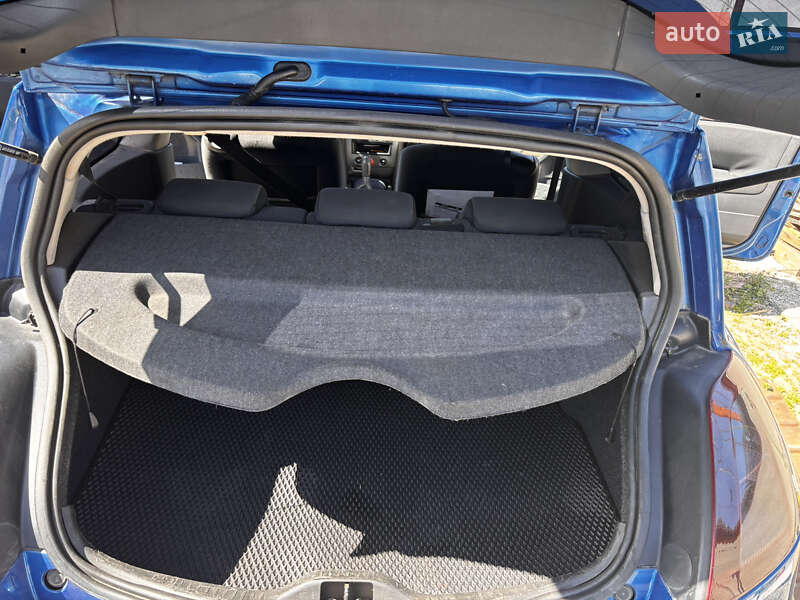 Купе Renault Megane 2003 в Ватутино