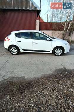 Хэтчбек Renault Megane 2011 в 