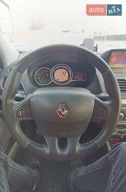 Хэтчбек Renault Megane 2011 в 