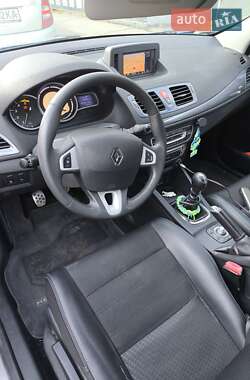 Хэтчбек Renault Megane 2011 в 
