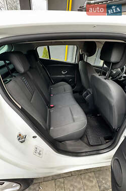 Хэтчбек Renault Megane 2009 в 