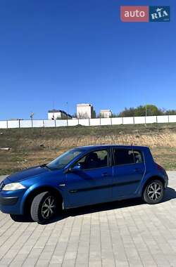 Хэтчбек Renault Megane 2005 в 