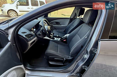 Хэтчбек Renault Megane 2010 в 
