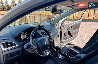 Хетчбек Renault Megane 2013 в 