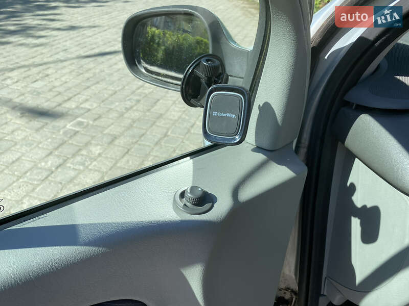 Хетчбек Renault Megane 2002 в Чернівцях фото 7 Хетчбек Renault Megane 2002 в Чернівцях