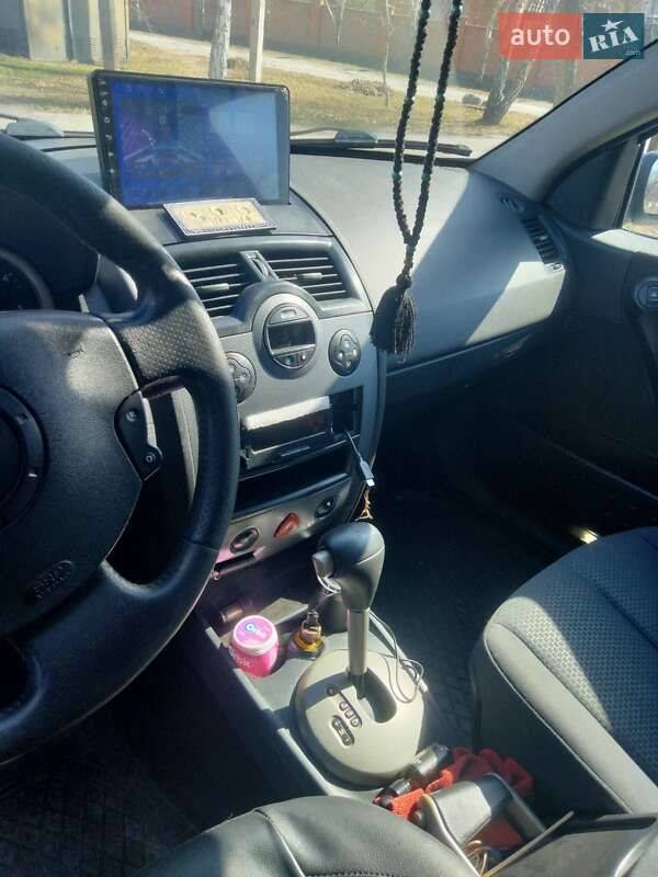 Седан Renault Megane 2004 в Днепре