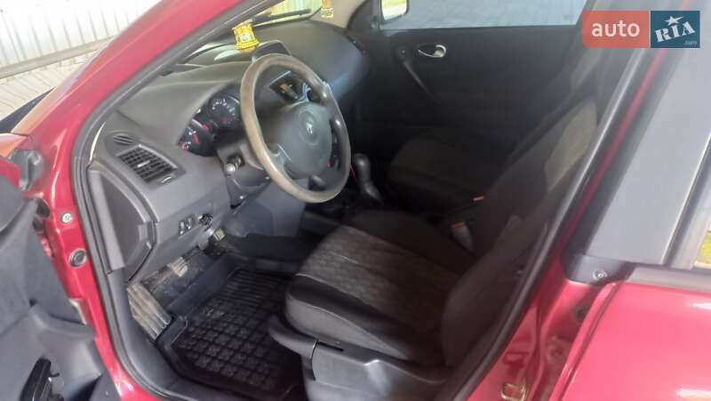 Седан Renault Megane 2006 в Долині