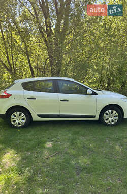 Хетчбек Renault Megane 2010 в 