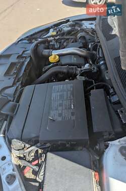 Хэтчбек Renault Megane 2011 в 