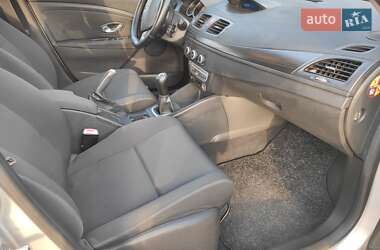 Хэтчбек Renault Megane 2009 в 