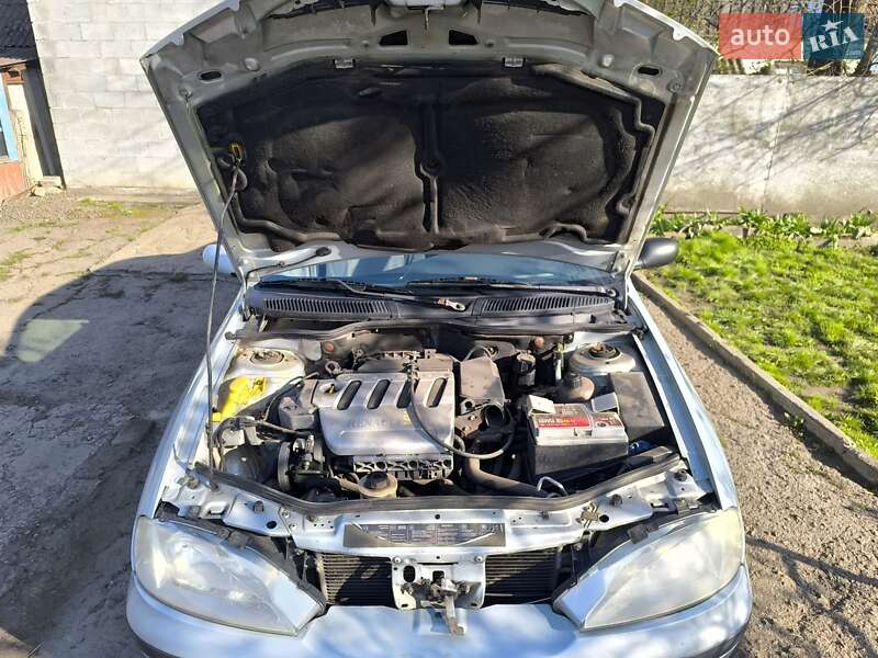 Седан Renault Megane 2003 в Межевой