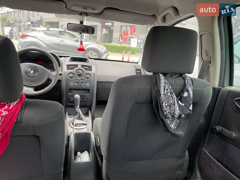 Седан Renault Megane 2004 в Киеве фото 10 Седан Renault Megane 2004 в Киеве